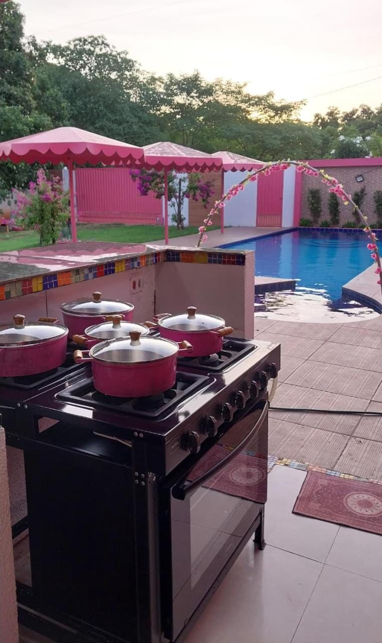 BBQ facilities, Swimming pool