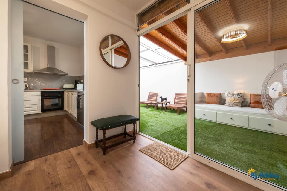 Kitchen or kitchenette, Living room, stove