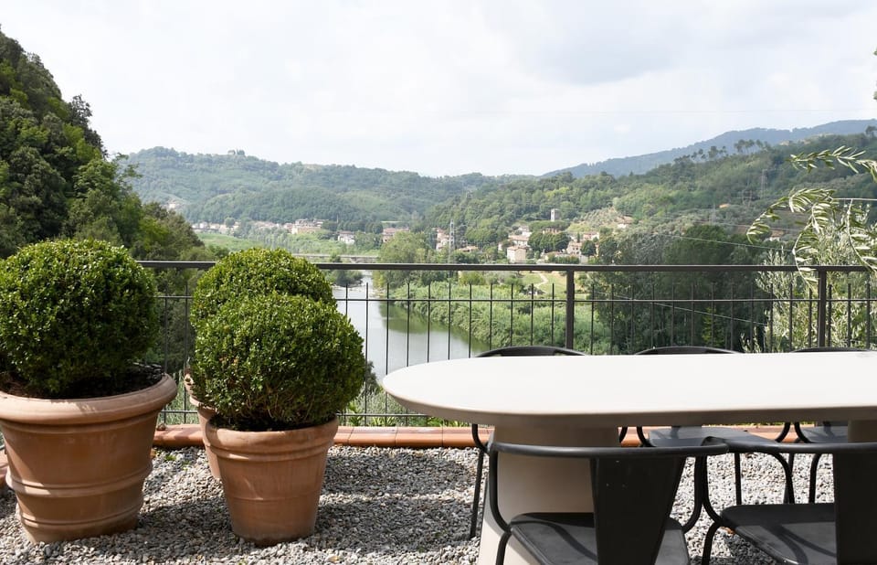 Spring, Day, Natural landscape, Garden, View (from property/room), Balcony/Terrace, Dining area, Mountain view, River view