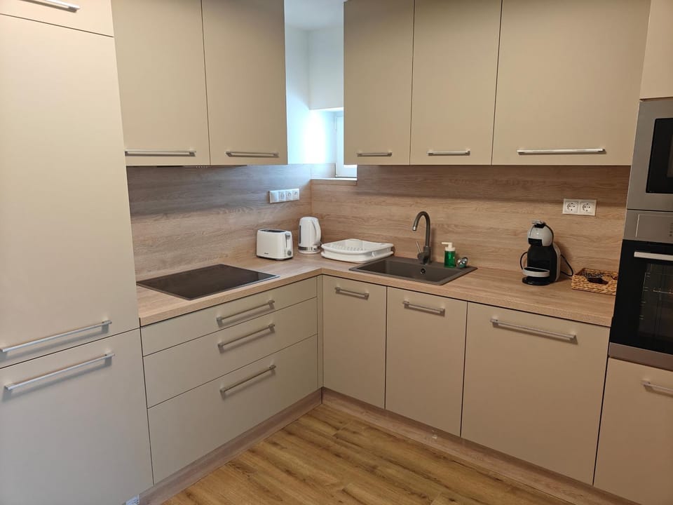 Coffee/tea facilities, dishwasher, toaster