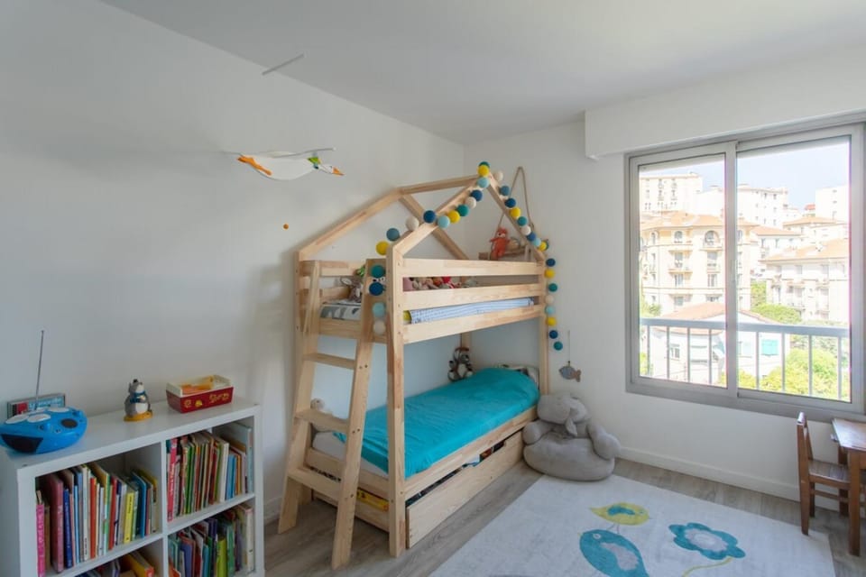 Great family cocoon2 child bed parkingcentral Apartment in Nice