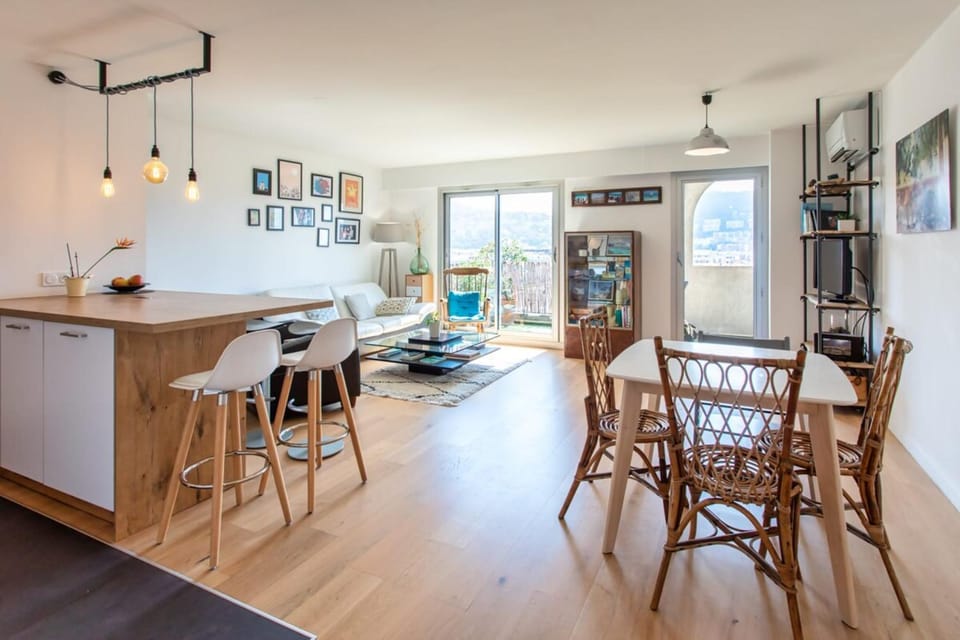 Great family cocoon2 child bed parkingcentral Apartment in Nice