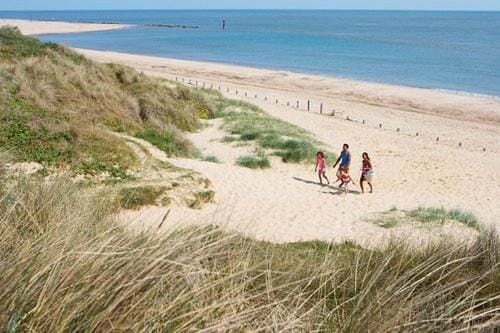 BEACH SIDE CARAVAN - haven - Caister on sea Resort in Caister-on-Sea