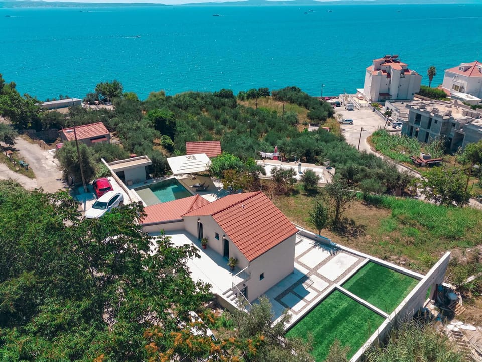 Mediterranean Oasis Seaside Villa with Pool Villa in Split