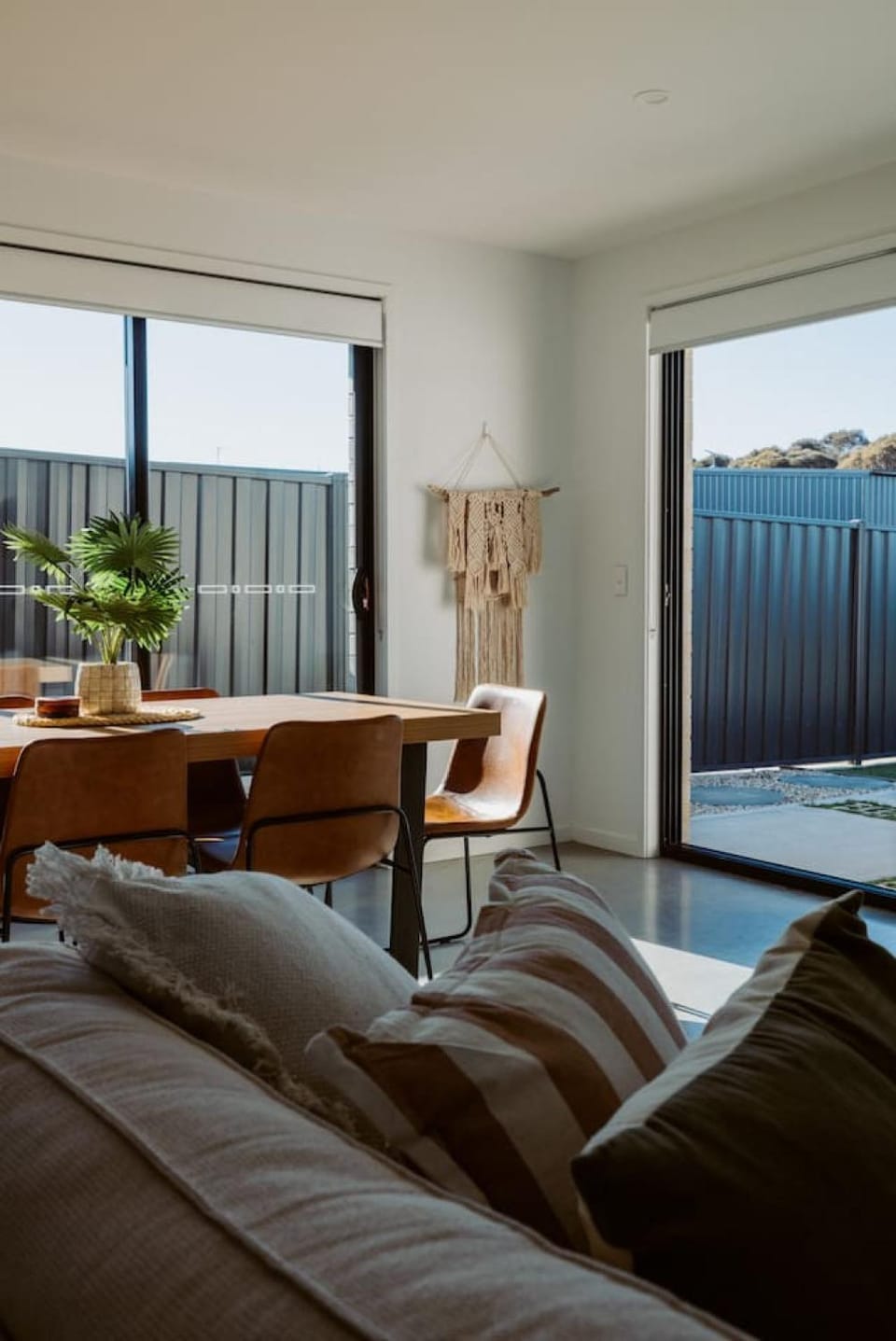 Seating area, Dining area