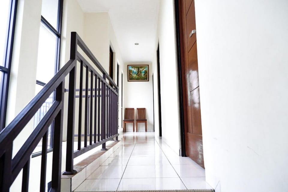 Villa D'Mona Villa in Cisarua