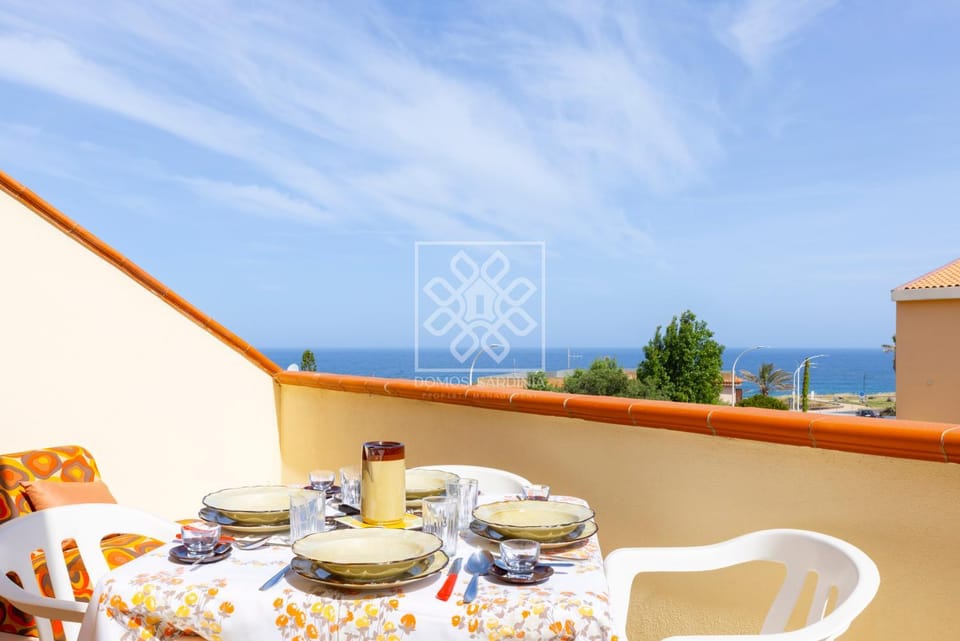 Natural landscape, Balcony/Terrace, Dining area, Sea view