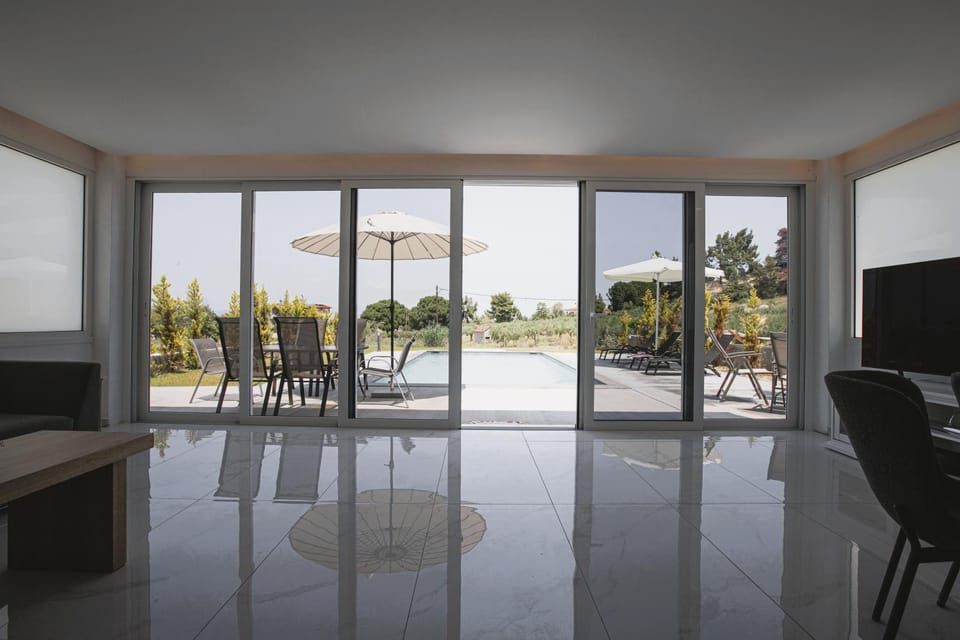 Balcony/Terrace, Seating area, Pool view