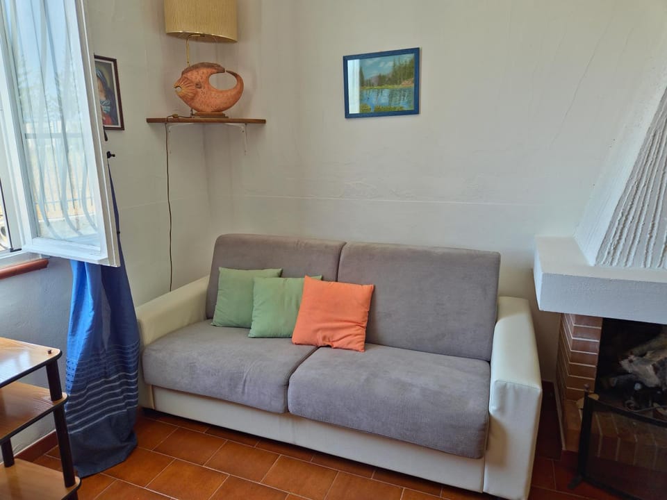 Living room, fireplace