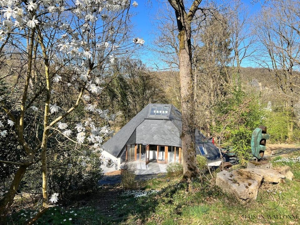 Le Tipi - Sauna et Jardin House in Belgium