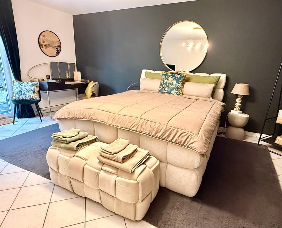 Bed, Bedroom