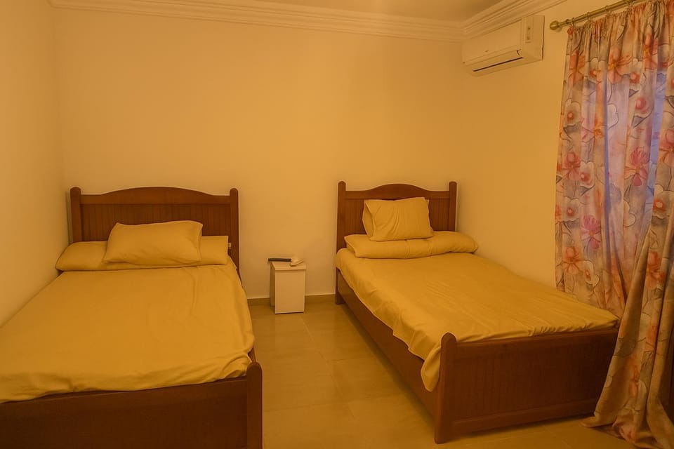 Bed, Photo of the whole room, Bedroom, air conditioner