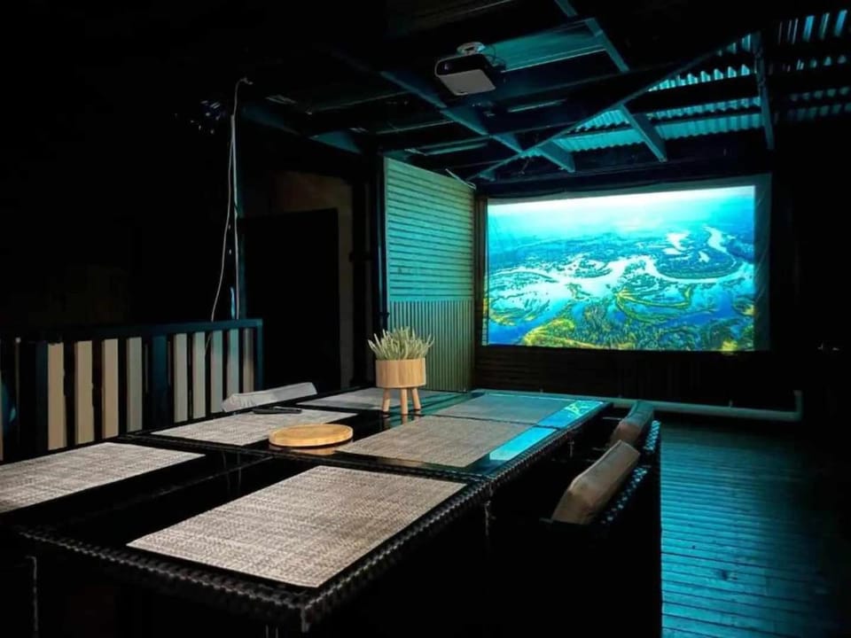 Sunny Shores Retreat Spacious & Relaxing Escape House in Wollongong