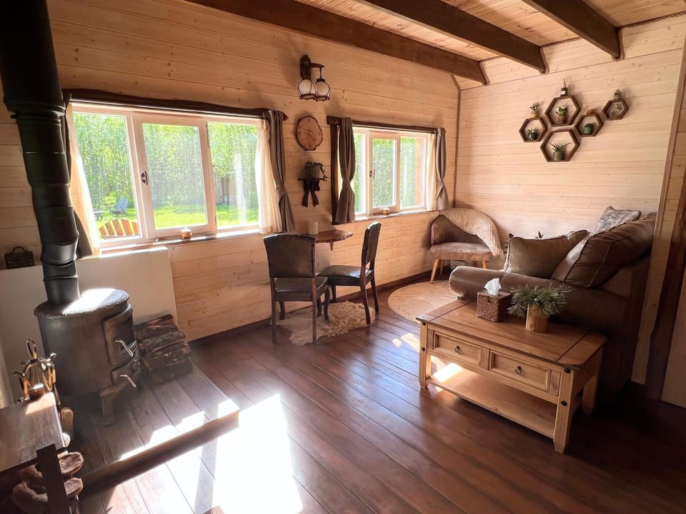 Summer, Living room, fireplace