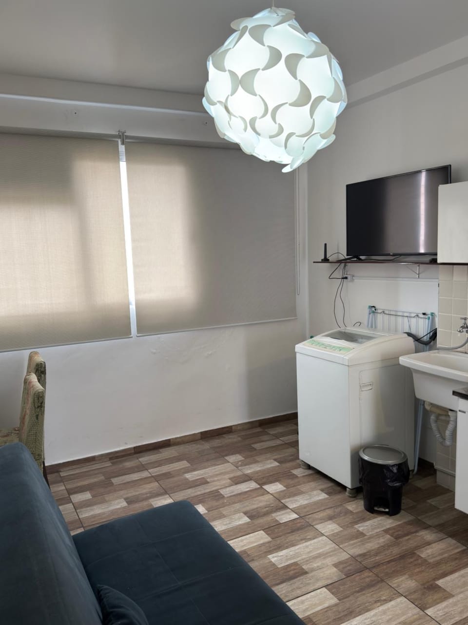 71 Apartamento ao lado Materdei, MPMG, assembleia legislativa, cozinha completa, maquina de lavar, vaga Apartment in Belo Horizonte