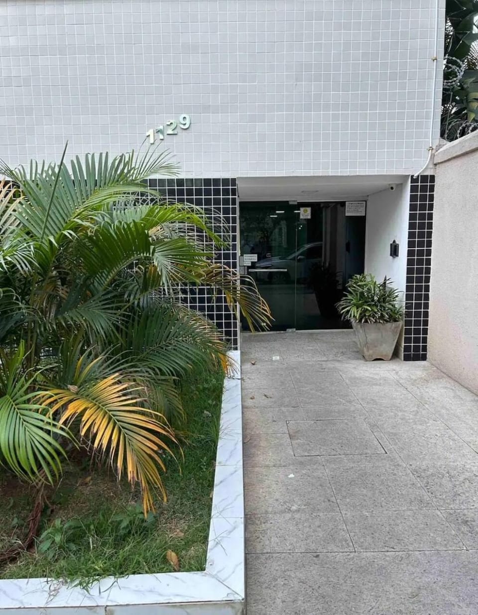 71 Apartamento ao lado Materdei, MPMG, assembleia legislativa, cozinha completa, maquina de lavar, vaga Apartment in Belo Horizonte