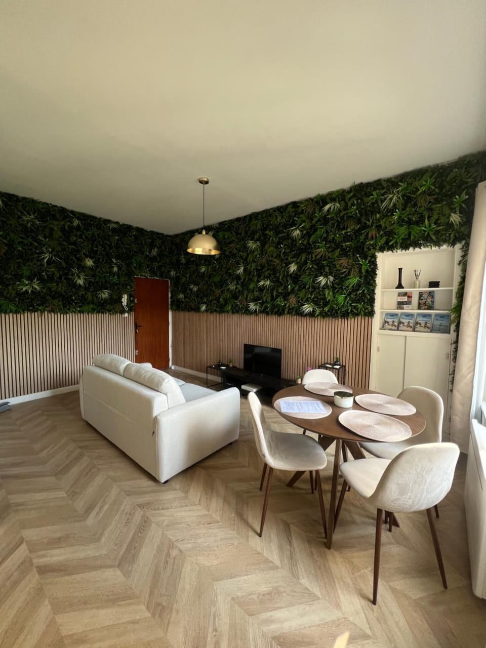 Living room, Dining area