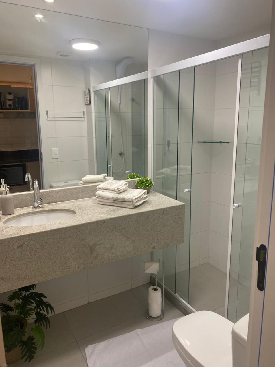 Shower, Bathroom, towels