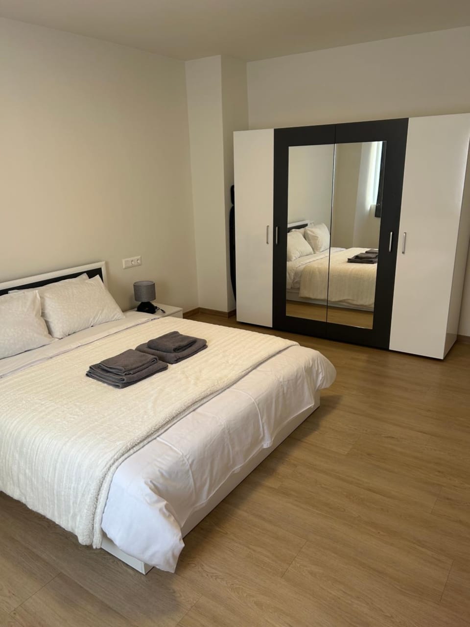 Bed, Bedroom, wardrobe