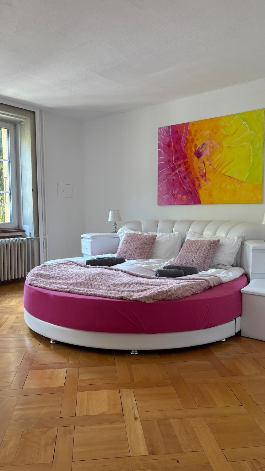 Bed, Photo of the whole room, Bedroom