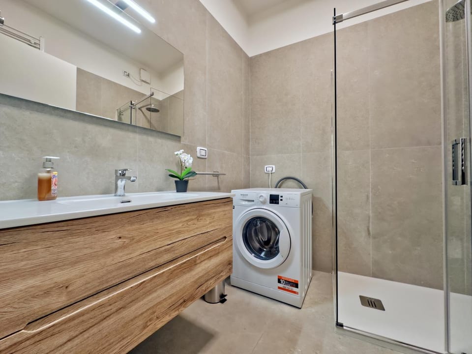 Shower, Bathroom, washing machine