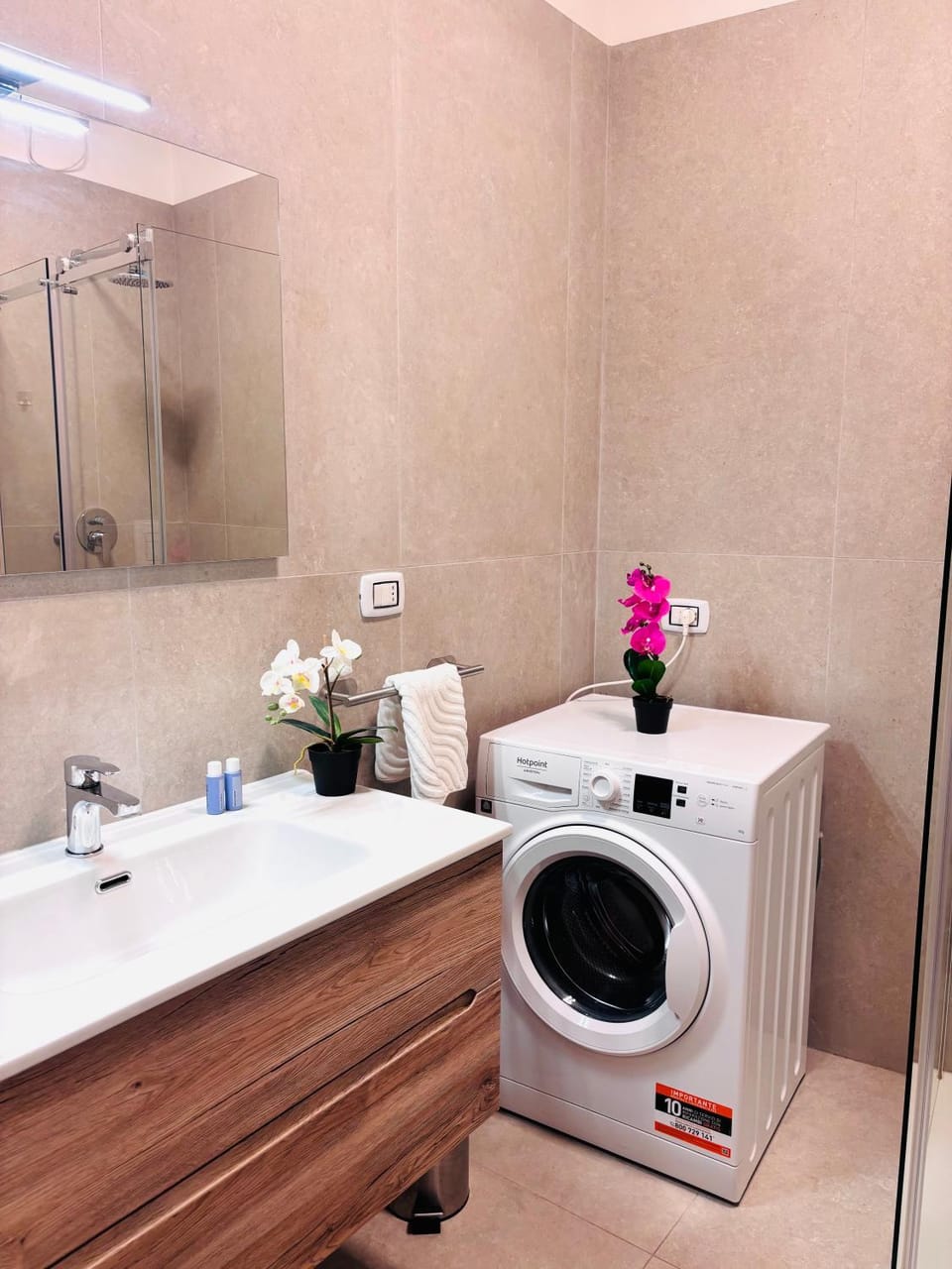 Bathroom, washing machine