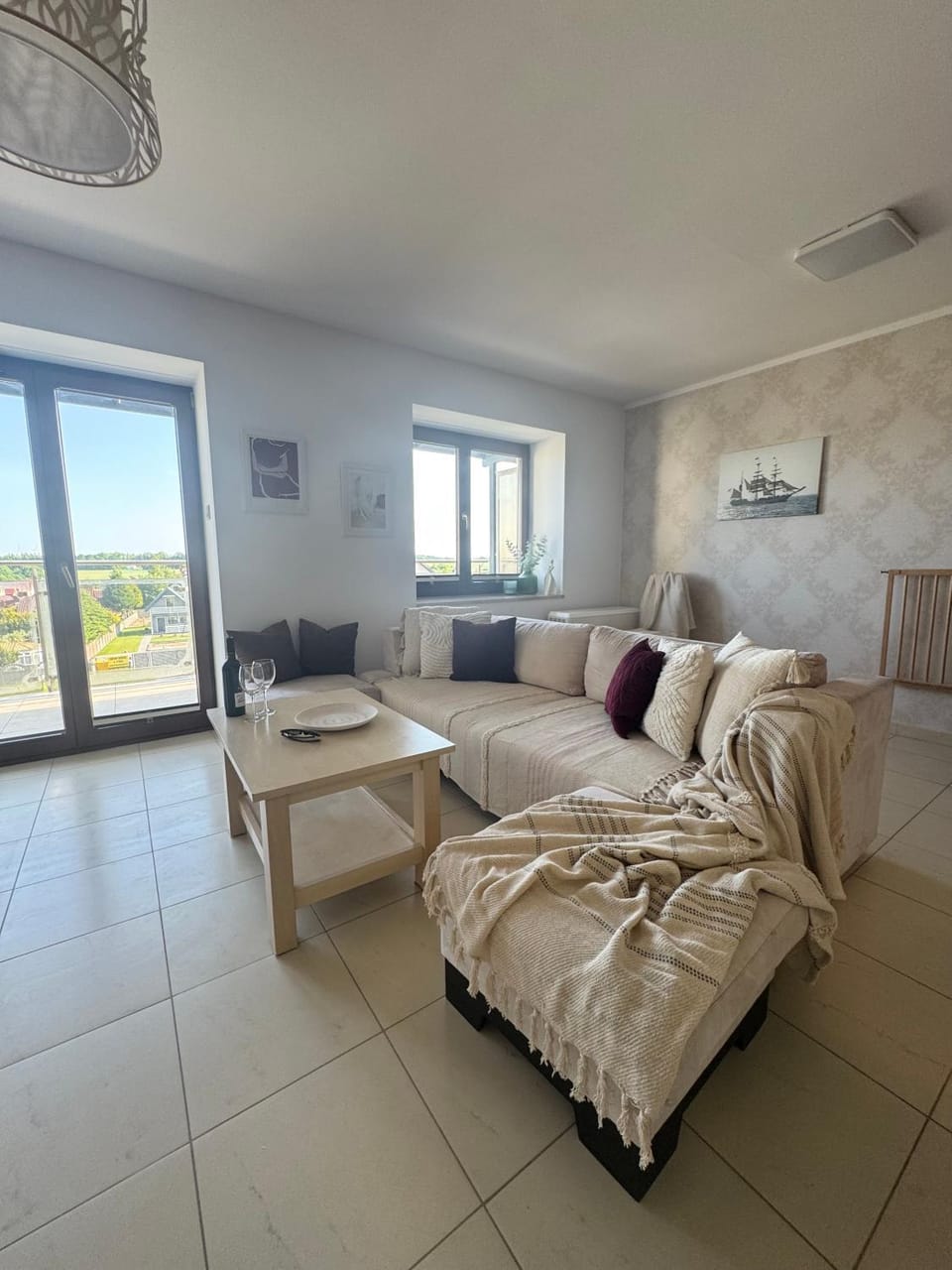 Living room, Photo of the whole room, Seating area