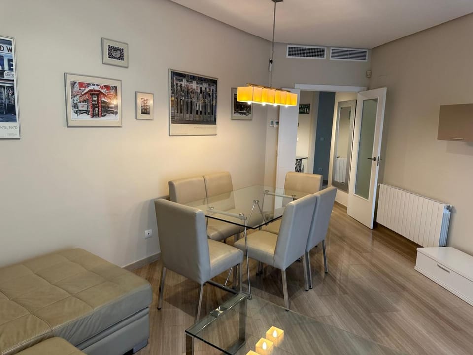 Seating area, Dining area