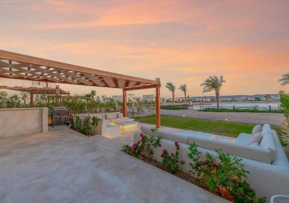 Calm 3BR House in Shedwan Gouna BBQ, Pool & Lagoon House in Hurghada