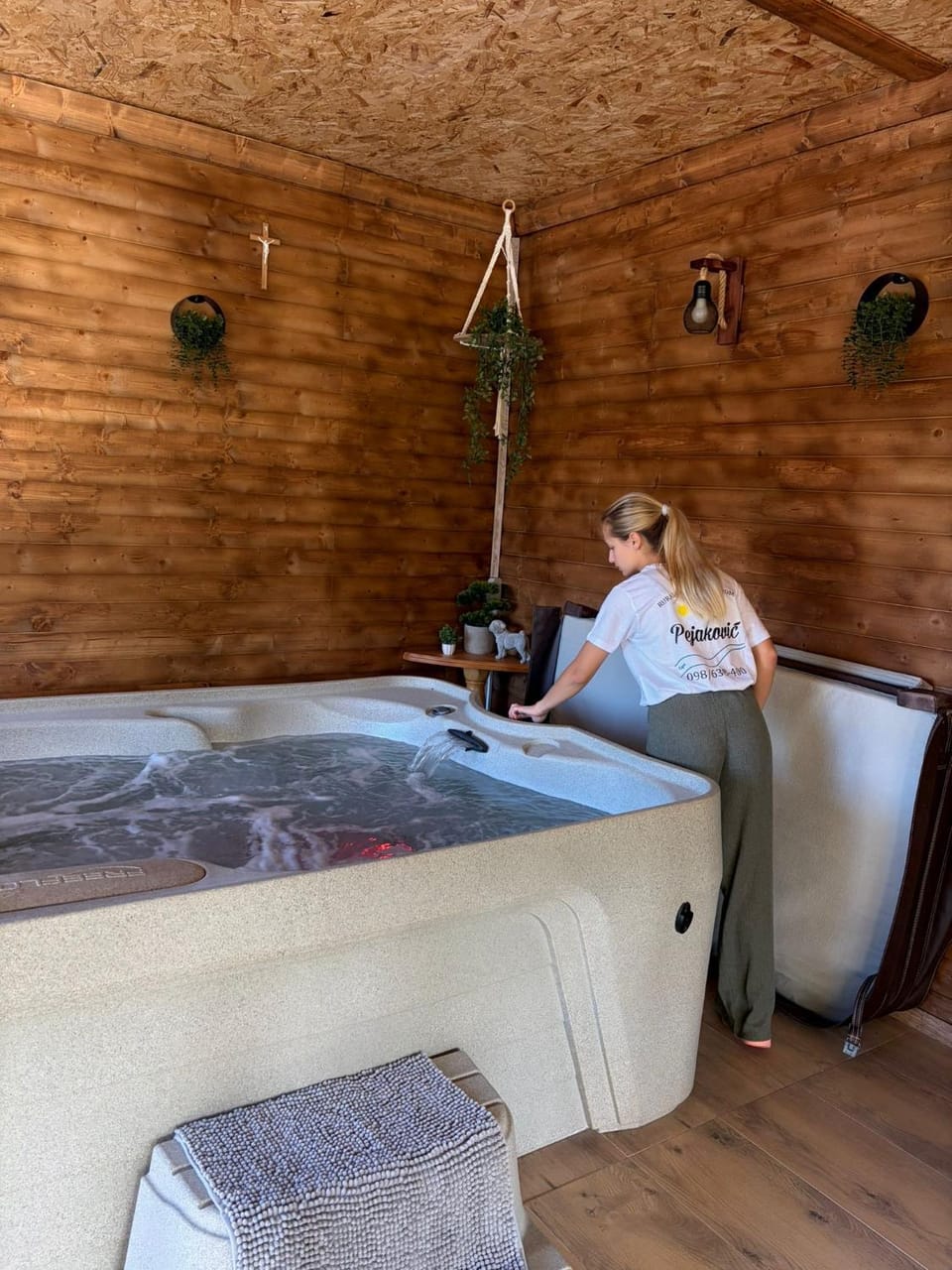 Hot Tub, Spa and wellness centre/facilities