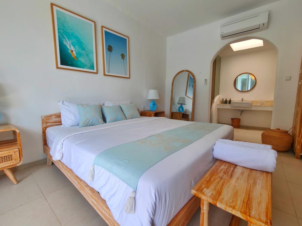 Bed, Photo of the whole room, Bedroom, air conditioner