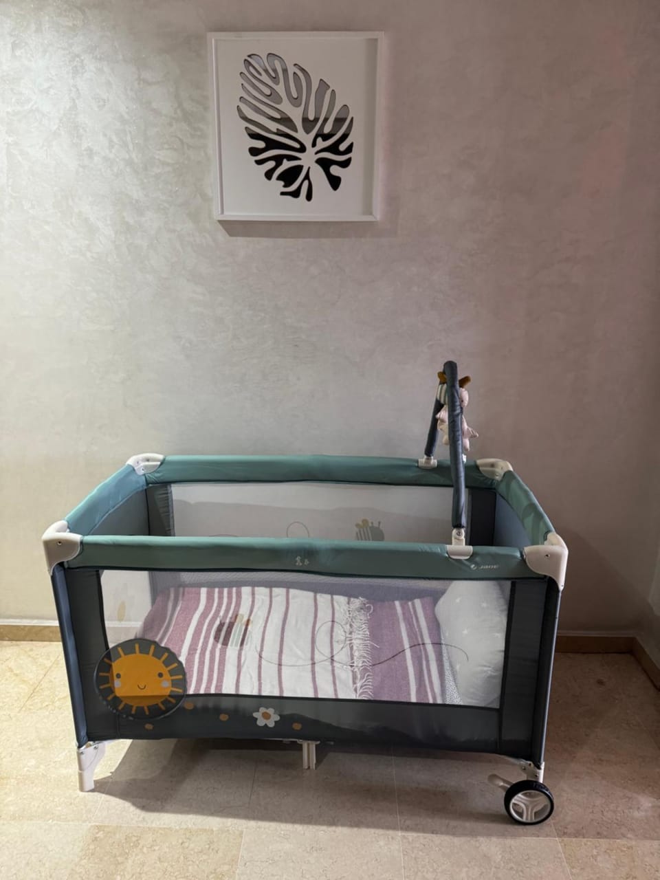 Bedroom, cot