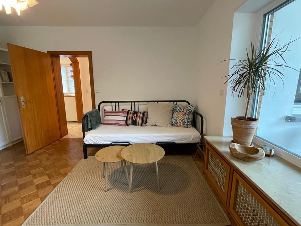 Bed, Living room