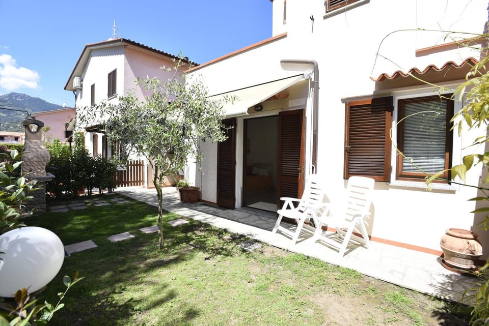 Property building, Garden, Garden view