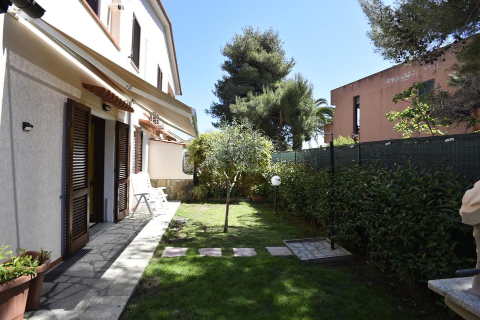 Property building, Garden, Garden view