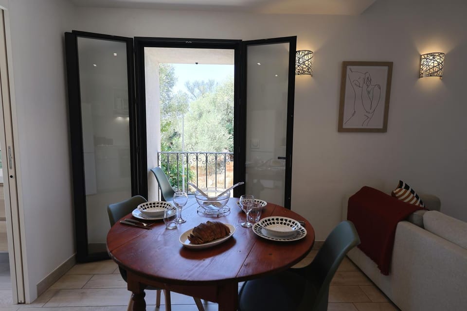 Balcony/Terrace, Living room, Seating area, Dining area