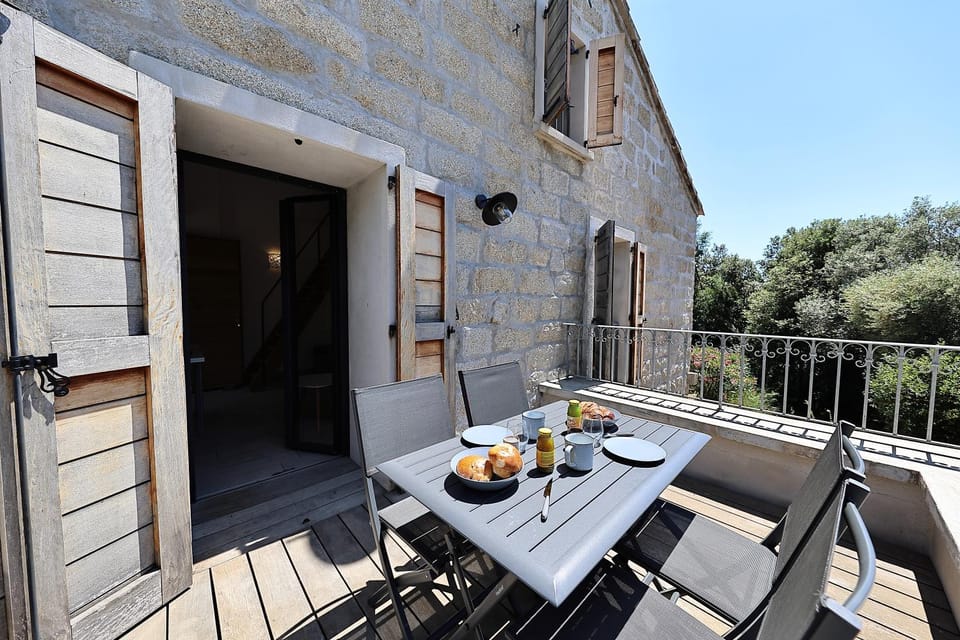 Patio, Day, View (from property/room), Balcony/Terrace, Living room, Dining area