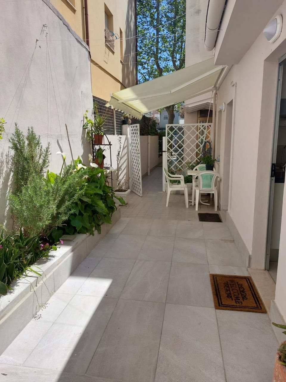 Property building, Facade/entrance