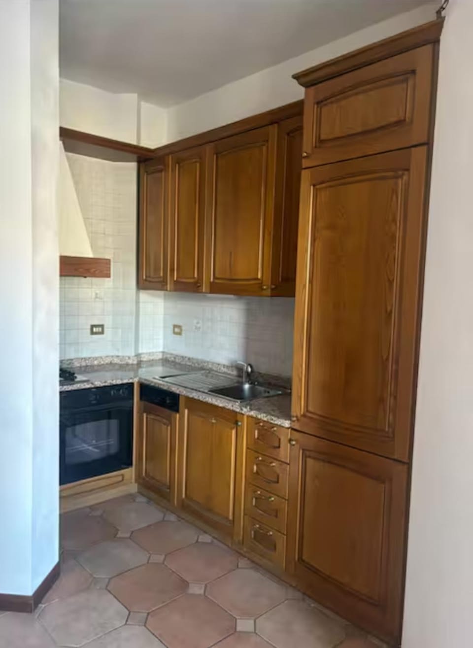 Kitchen or kitchenette, Kitchen or kitchenette, Food and drinks, dishwasher, heating, internet, oven, stove