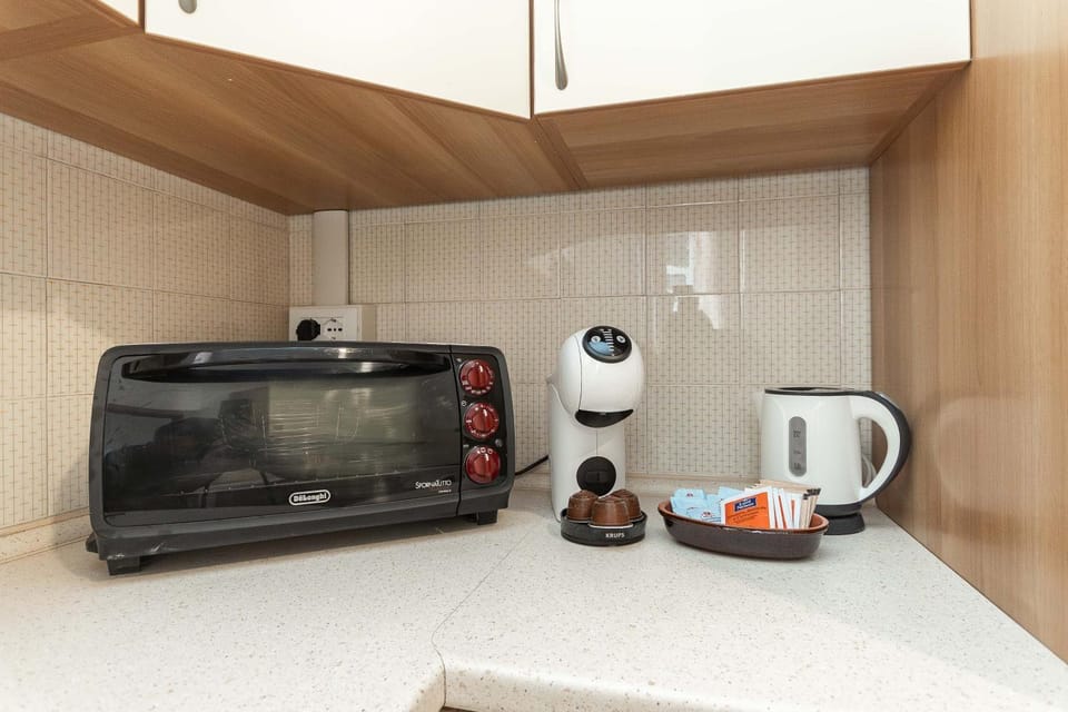 Coffee/tea facilities, Kitchen or kitchenette