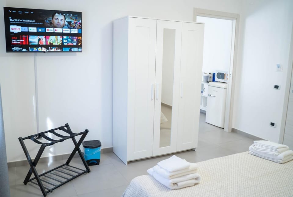 TV and multimedia, Bedroom, towels, wardrobe