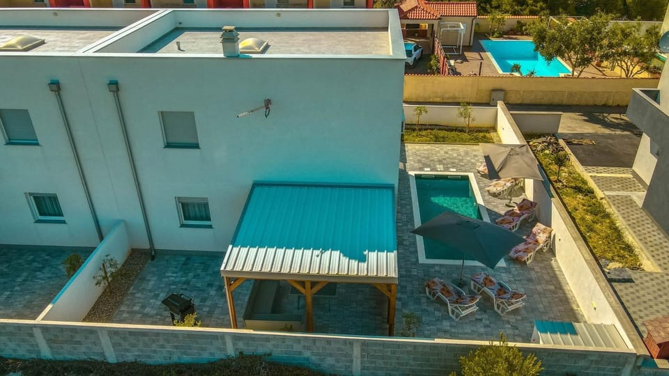 BBQ facilities, Garden, Swimming pool