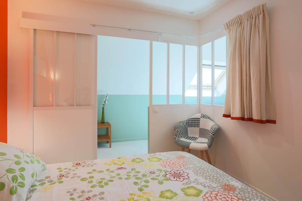 Property building, Living room, Bedroom