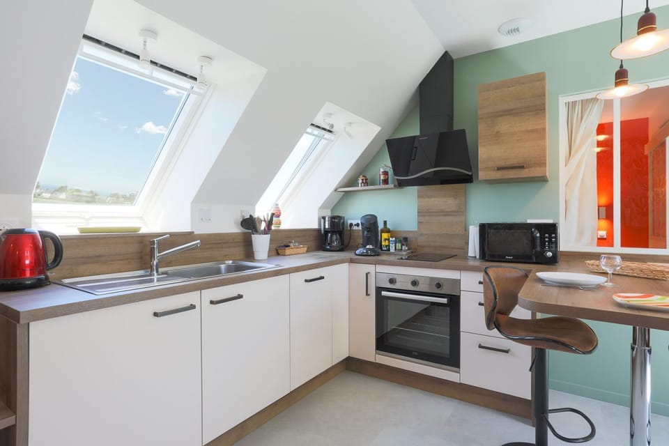 Property building, Kitchen or kitchenette, Living room