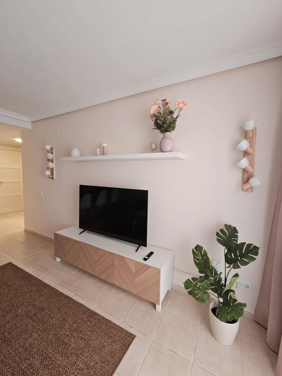 Communal lounge/ TV room, TV and multimedia