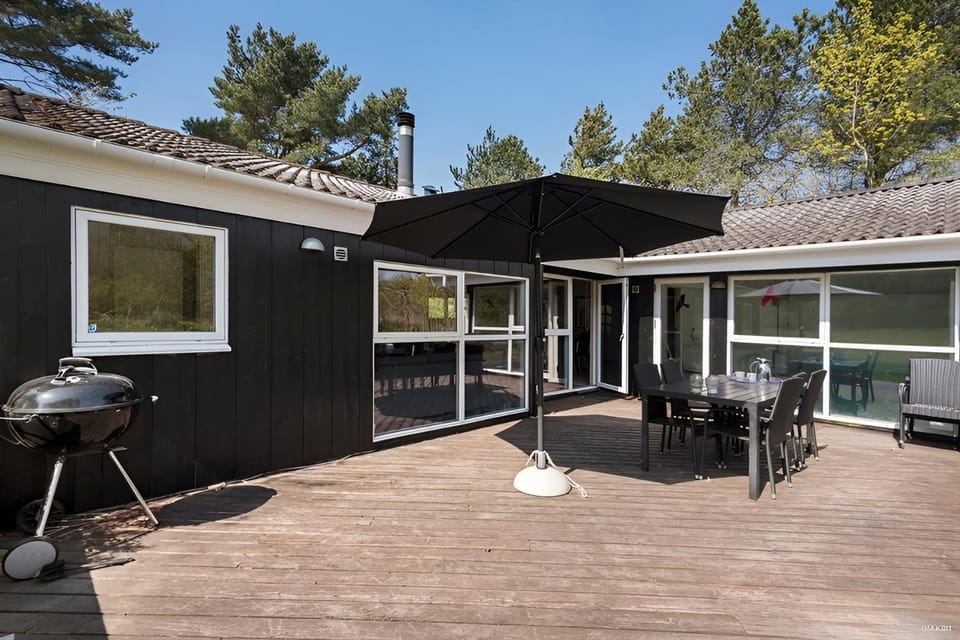 Patio, BBQ facilities