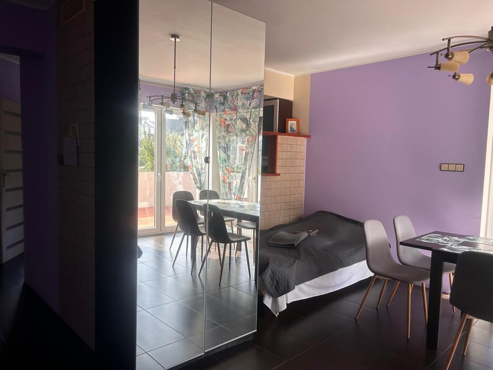 Bed, Living room