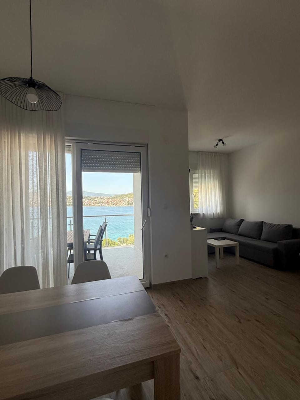 Seaesta Holidays Andrea Apartment in Okrug Gornji