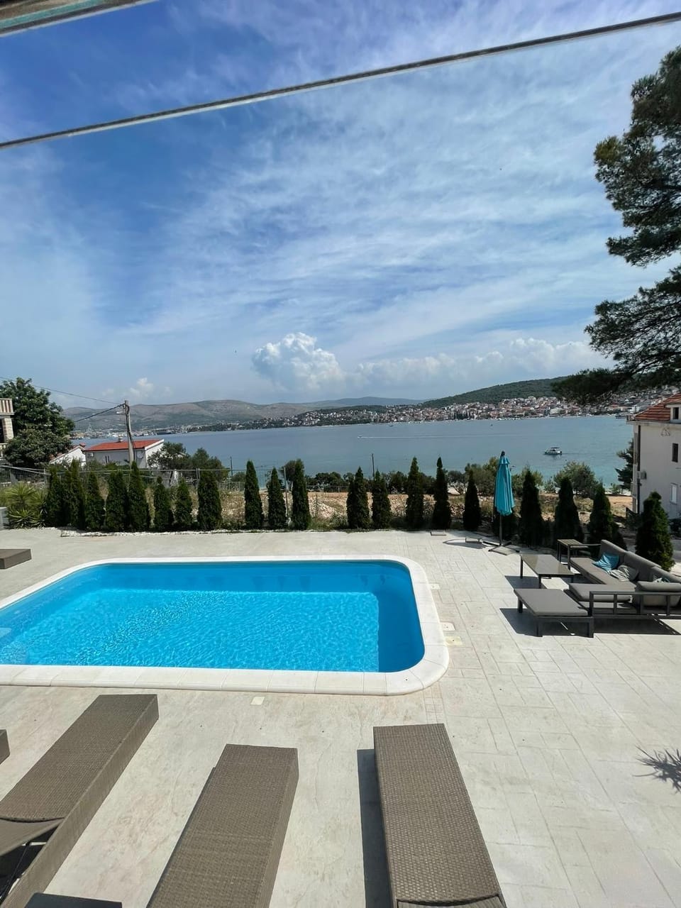 Seaesta Holidays Andrea Apartment in Okrug Gornji