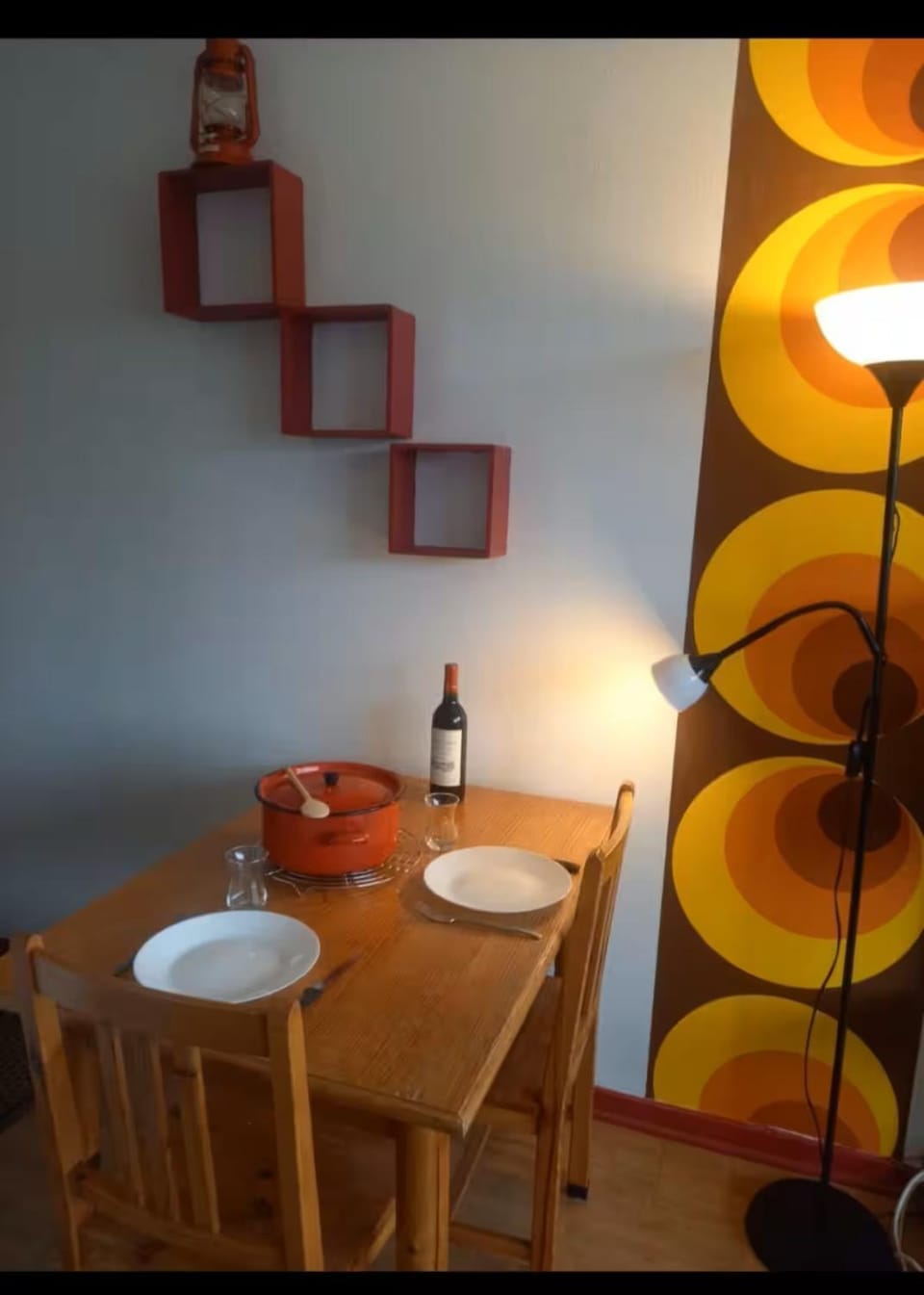 Studio lumineux talence ambiance rétro 70's Apartment in Nouvelle-Aquitaine